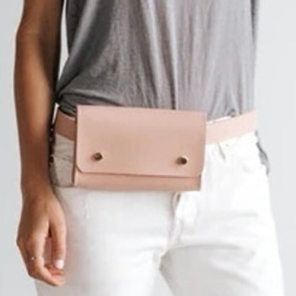 Gigi Pip Leather Belt Bag In Blush Pink